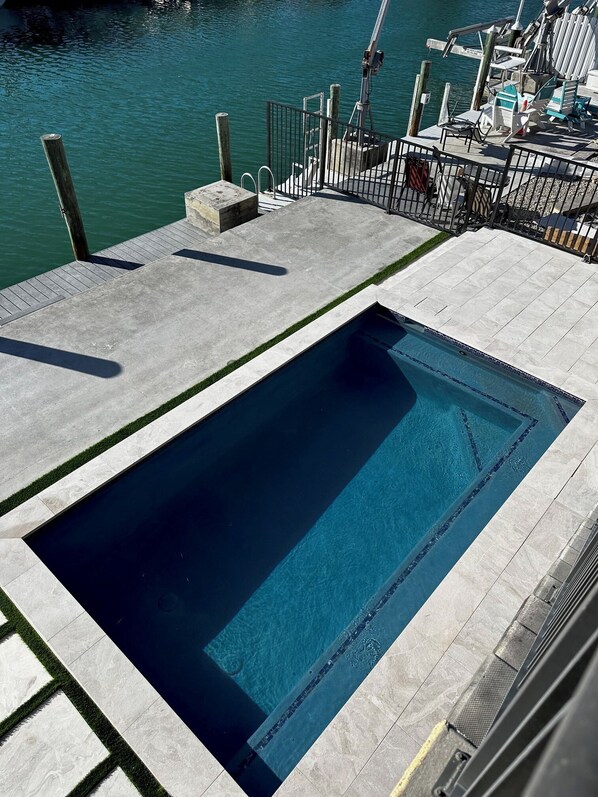 Piscina externa, piscina aquecida