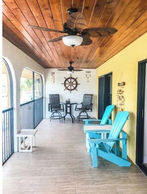 Terrace/patio - Fun in the Sun! Private pool, 37' dock and Cabana Club! (Key Colony Beach)