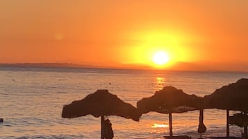 Sulla spiaggia, teli da spiaggia