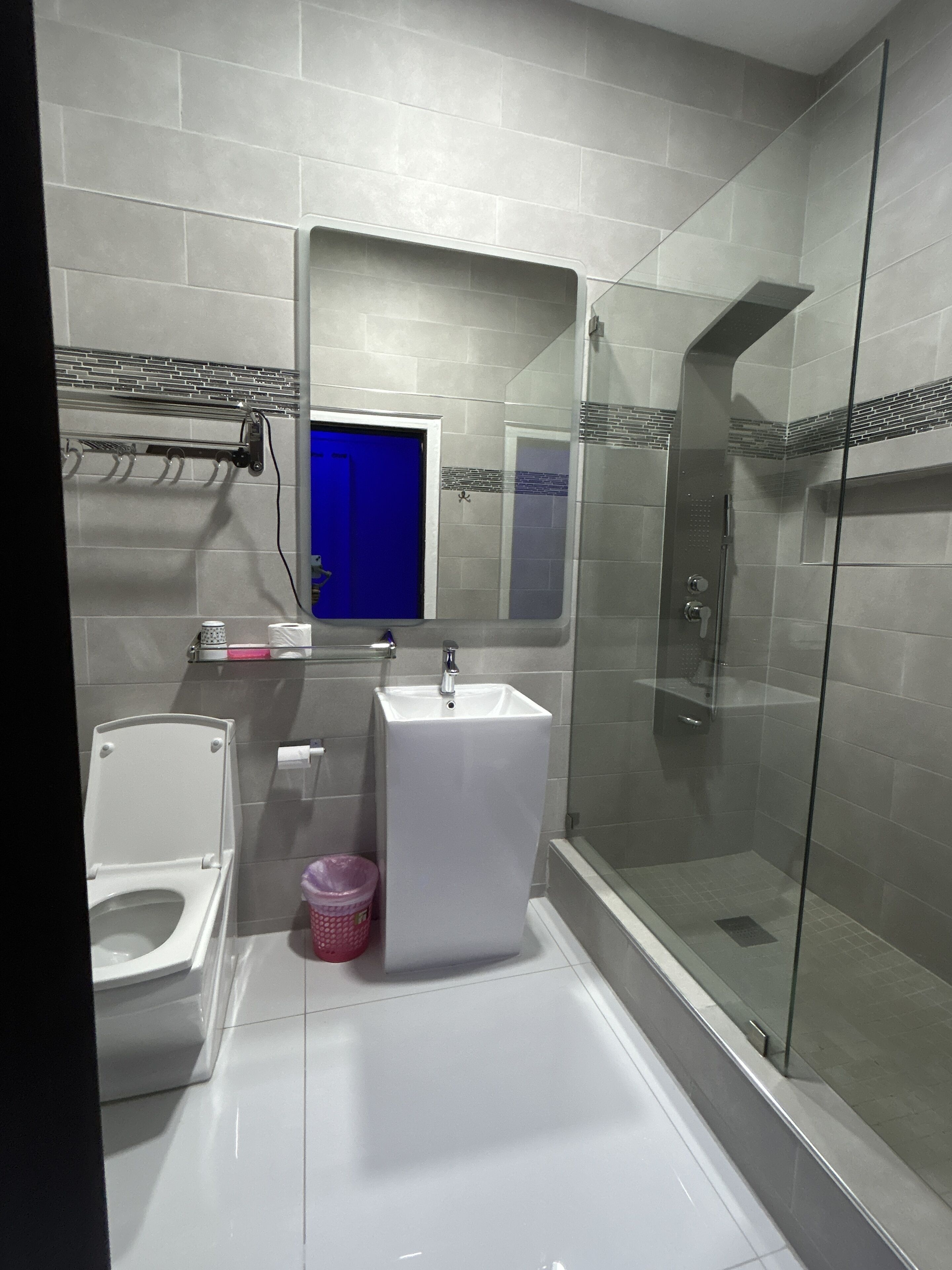 Luxury 5BD Loft in Prime Location