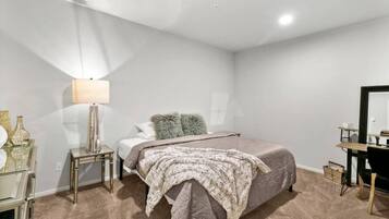 1 bedroom, desk, iron/ironing board, free WiFi