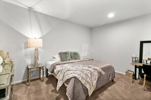 1 bedroom, desk, iron/ironing board, free WiFi