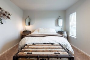 1 bedroom, desk, iron/ironing board, free WiFi