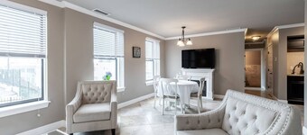 Modern Elegance in the Heart of Downtown Tacoma | King Bed + Parking + AC