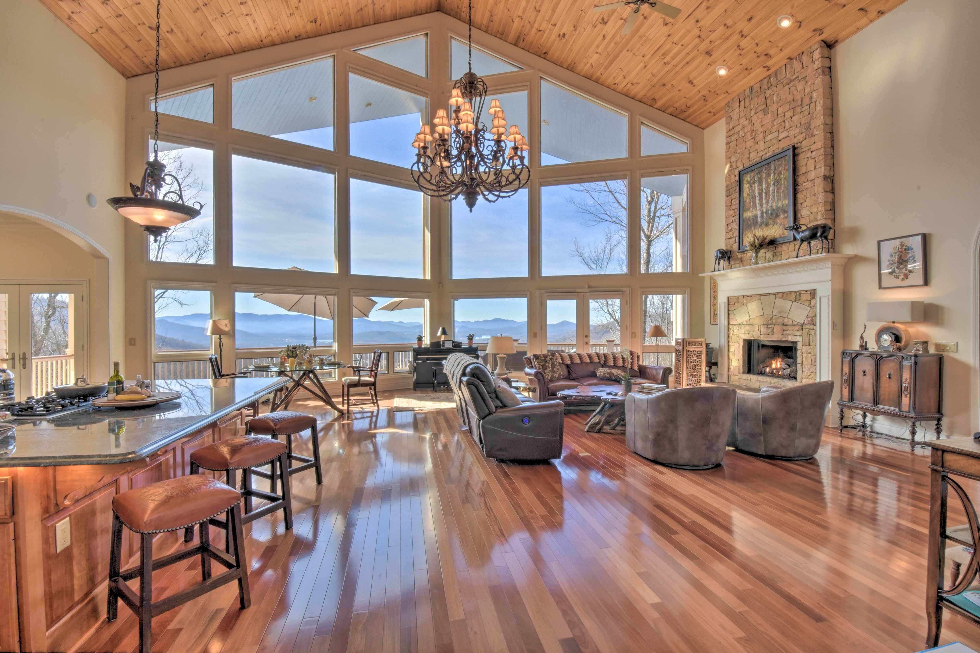 Captivating Vacation Rental Apt in Hayesville!