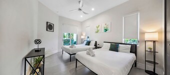 Grove Casita w/ plunge Pool, Gated, & Free Parking