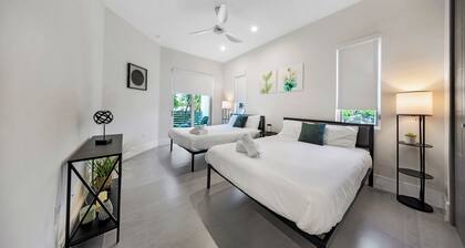 Grove Casita w/ plunge Pool, Gated, & Free Parking