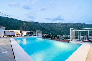 An infinity pool