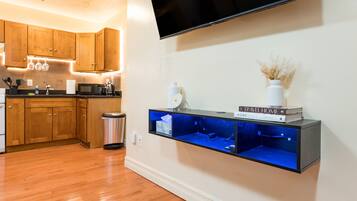 Refrigerador, microondas, horno, placa de cocina