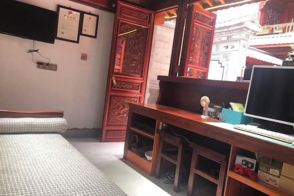 Unclassified image, 1 of 33, button - Yamingyuan Inn (Dali City)