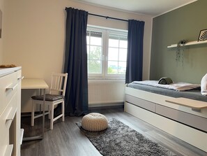 3 bedrooms, travel crib, free WiFi, bed sheets