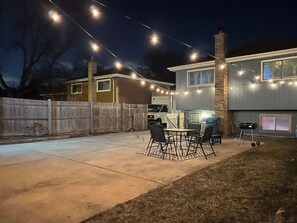 Outdoor dining - Sensational Home NearO’hare! Ideal for long stay’s (Elmhurst)