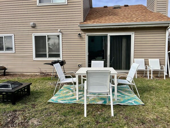 屋外ダイニングエリア