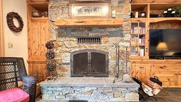 Condo (MH138 Mountain Harbor Holiday Roost) | Exterior