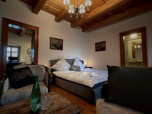 2 Schlafzimmer, Schreibtisch, kostenloses WLAN, Bettwäsche