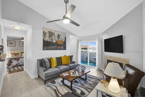 Smart TV - Vegas Life 2b/2bth Centrally Loc Condo 2mi-Strip (Las Vegas)