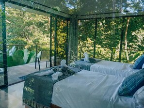 5 bedrooms, WiFi, bed sheets