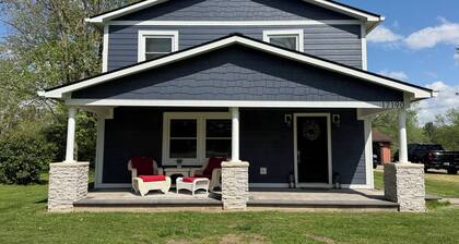 7 mi to Grand Park, 1 mi to Mustard Seed, 5 min to downtown Noblesville!