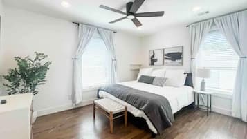 2 bedrooms, iron/ironing board, bed sheets