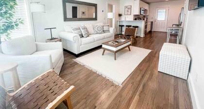 Beautiful 2BR Condo in Homewood next to SOHO