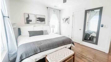 2 bedrooms, iron/ironing board, bed sheets