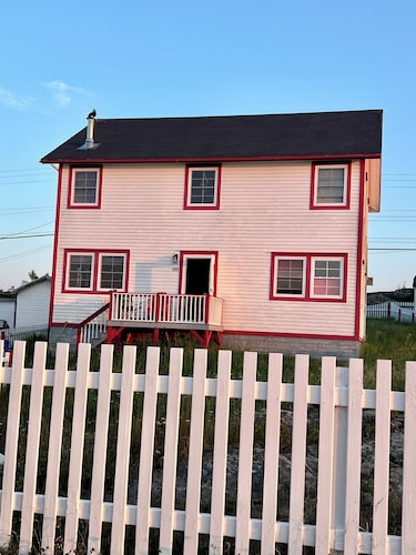 Oceanside Saltbox House with Modern Touches!