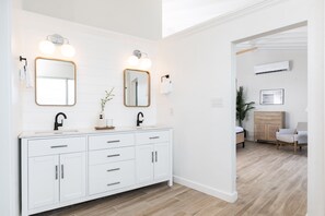 Interior - Sanderling Escape - Elevated Luxury & Ocean Views! (St Thomas)