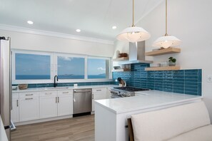 Fridge, microwave, oven, stovetop - Sanderling Escape - Elevated Luxury & Ocean Views! (St Thomas)