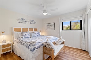 2 habitaciones, tabla de planchar con plancha y cuna de viaje 