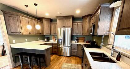 Tippecanoe Lakefront Classic Cottage