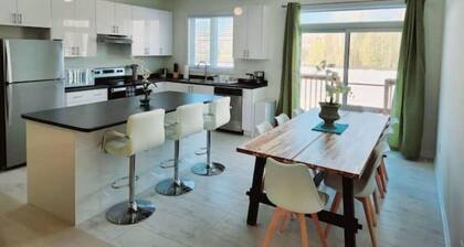 Perfect Large 4 bedroom 3 bathroom, Blue Mountain, Wasaga Beach Loft resort!