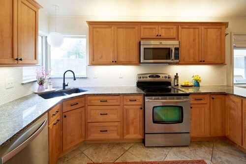 Enjoy Mint: a fresh 1950s modern ranch style home