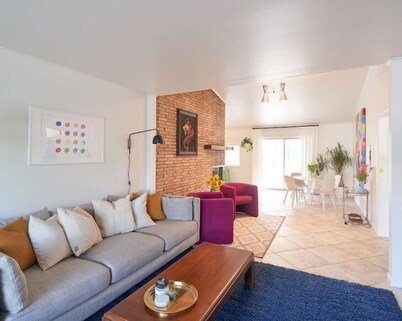 Enjoy Mint: a fresh 1950s modern ranch style home