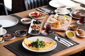 Free daily local cuisine breakfast