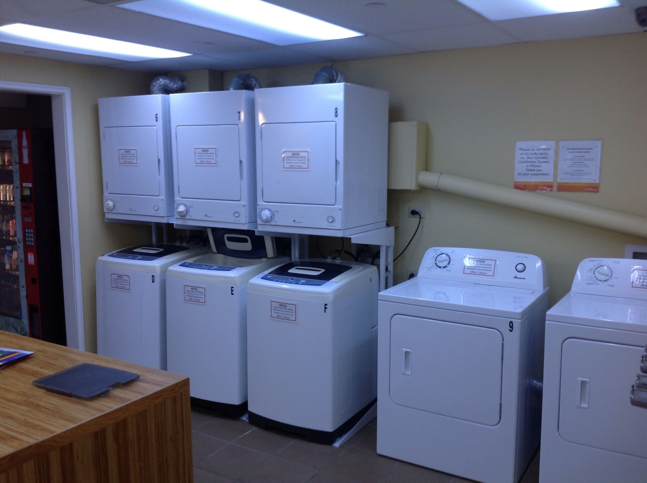 Luxury Wyndham Royal Garden at Waikiki Condos - Photo 9