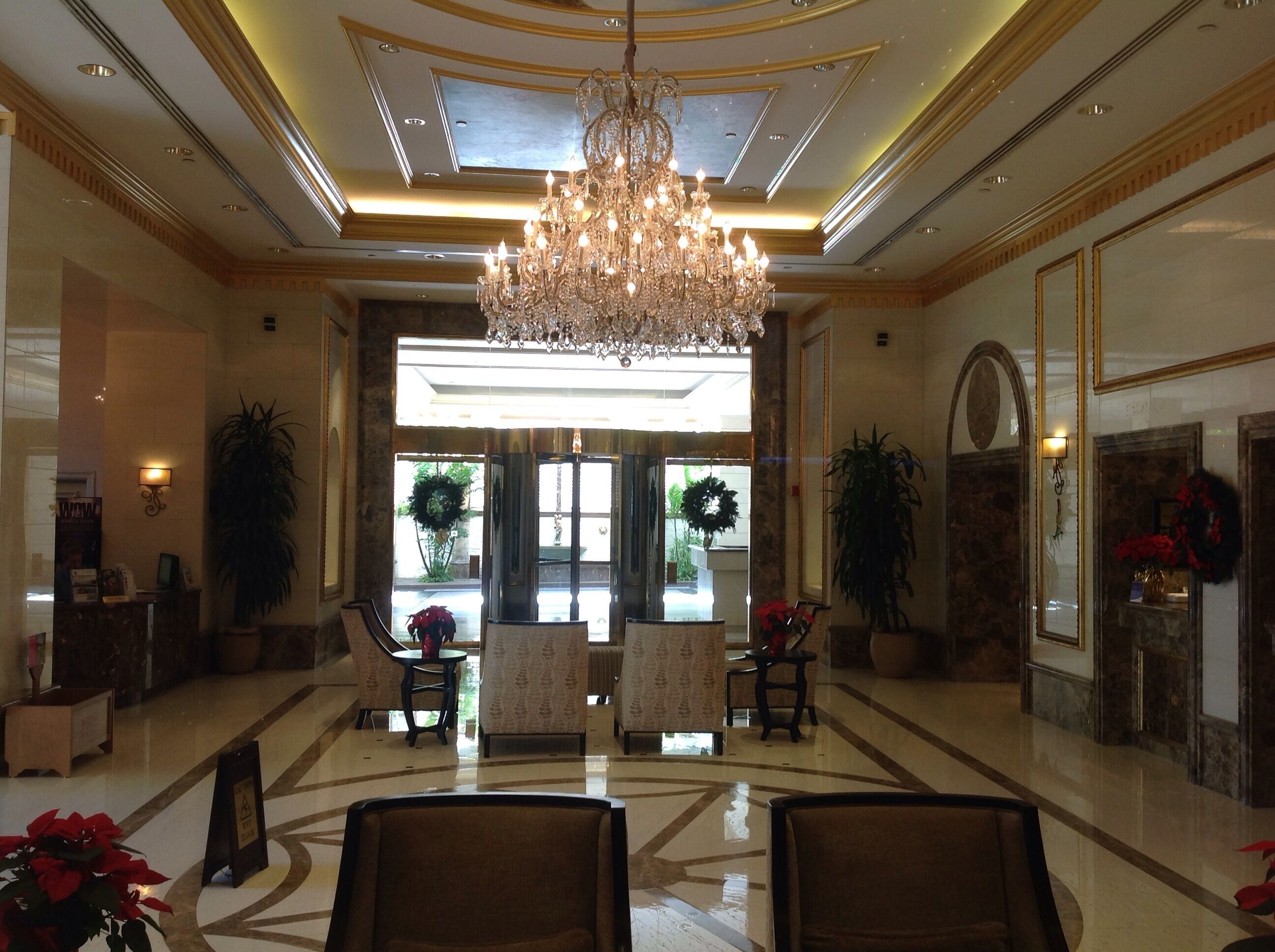 Luxury Wyndham Royal Garden at Waikiki Condos