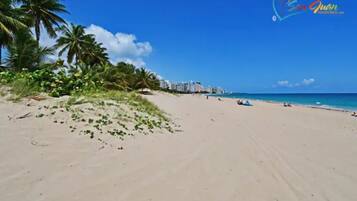Camastros y toallas de playa