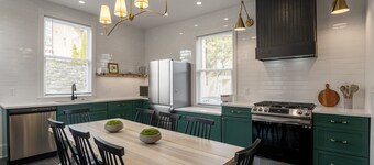 Cincy Historic Gem: Sleeps 20 (5Min to Downtown & 40 Min to Ark)