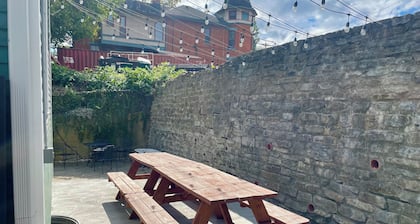 Cincy Historic Gem: Sleeps 20 (5Min to Downtown & 40 Min to Ark)