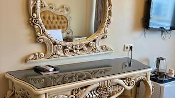 Premium bedding, minibar, in-room safe, desk