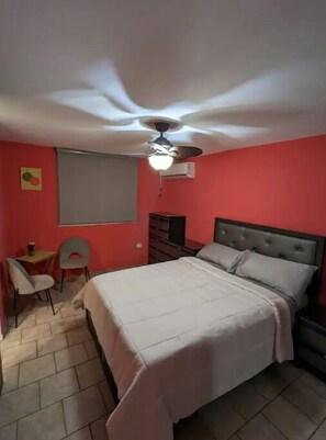 3 chambres, fer et planche à repasser, Wi-Fi gratuit, draps fournis