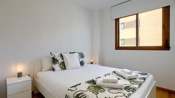 2 habitaciones, tabla de planchar con plancha, internet y ropa de cama