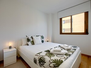 2 chambres, fer et planche à repasser, accès Internet, draps fournis