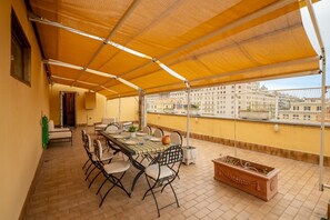 Unclassified image, 4 of 39, button