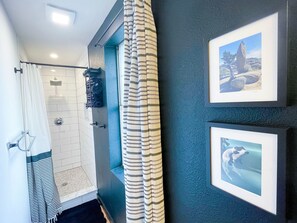 Interior - The Little Black House - in the heart of RiNo! (Denver)