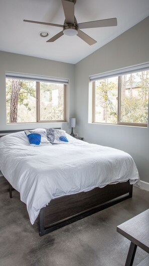 1 bedroom, iron/ironing board, travel cot, free WiFi