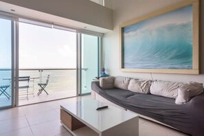 Living area - Penthouse Ocean Front 2 Br Bathtub Cancun Nizuc (Cancún)