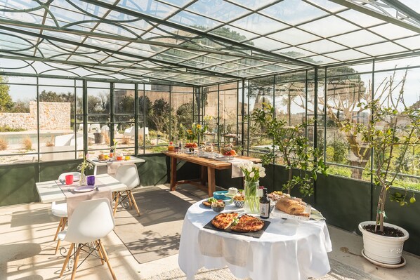 Breakfast area - Villa Ada trulli in Puglia (Martina Franca)