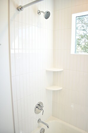 Shower, hair dryer, towels, soap - Modern Home, Convenient location to downtown Raleigh. (Raleigh)