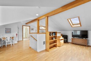 Interior - 30 NIGHT MINIMUM, near beach, Pets, yard w/play set (AllInn) (Ocean Park)